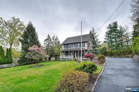 273 French Hill Rd, Wayne, NJ 07470
