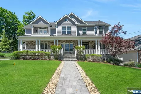 109 Blauvelt Ave, Ho Ho Kus, NJ 07423
