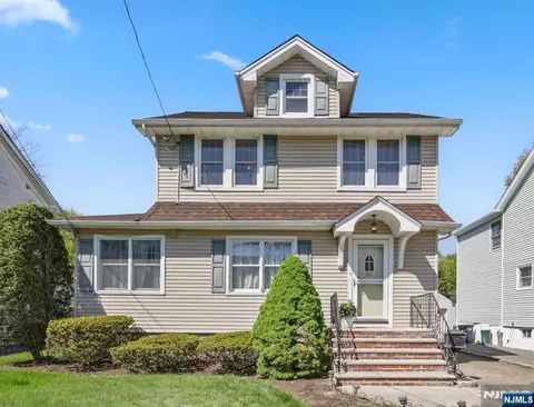 82 Kensington Ave, Norwood, NJ 07648