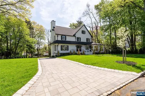 517 Park St, Montclair, NJ 07043