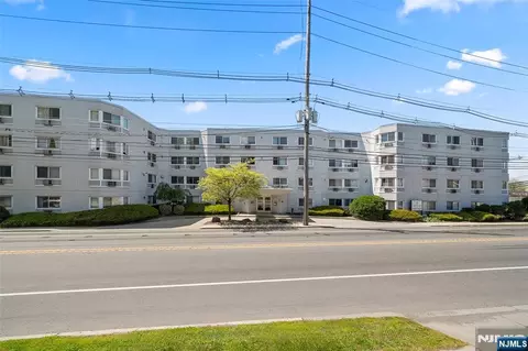 333 Grand Ave #2N, Palisades Park, NJ 07650