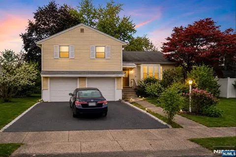 7-45 Richard St, Fair Lawn, NJ 07410