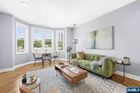 915 Madison St #5E, Hoboken, NJ 07030