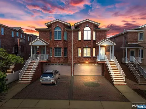 433 1st St #B, Palisades Park, NJ 07650