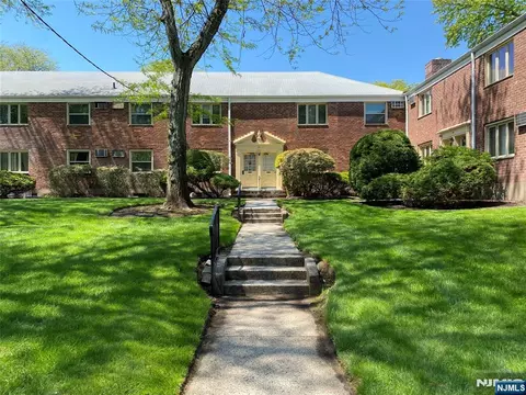 50 1st #4 B, Bergenfield, NJ 07621