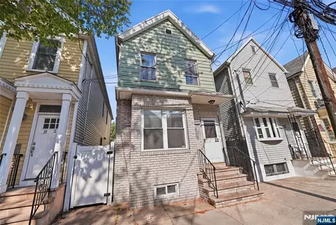 22 Lentz, Newark, NJ 07105
