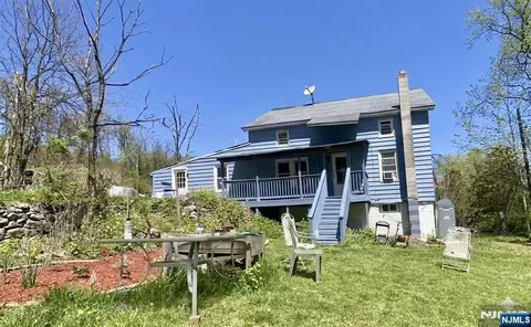 176 Margaret King Ave, Ringwood, NJ 07456