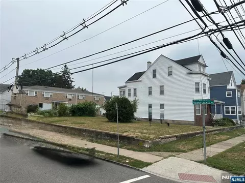 88 Montclair Ave, Paterson, NJ 07503
