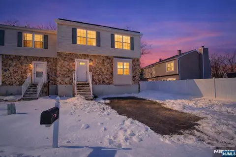 1 Kent Ct, Lawrence, NJ 08648