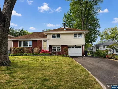 372 Main St, Bergenfield, NJ 07621