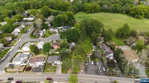 3-23 Saddle River Rd, Fair Lawn, NJ 07410