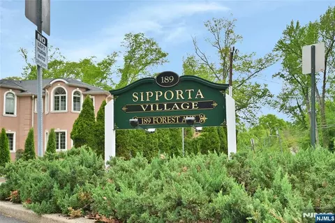 189 Forest #112, Paramus, NJ 07652