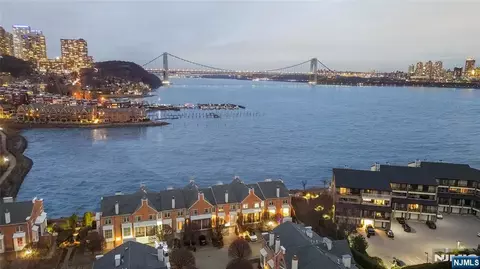 119 Hudson Cv, Edgewater, NJ 07020