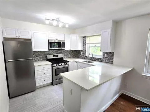 465 Maple Hill Dr #48, Hackensack, NJ 07601