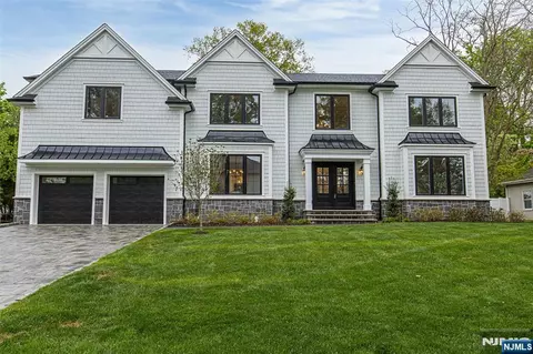 22 Northwood Ave, Demarest, NJ 07627