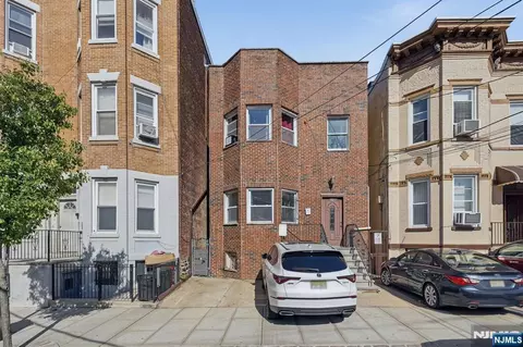 1507 Kerrigan Ave, Union City, NJ 07087