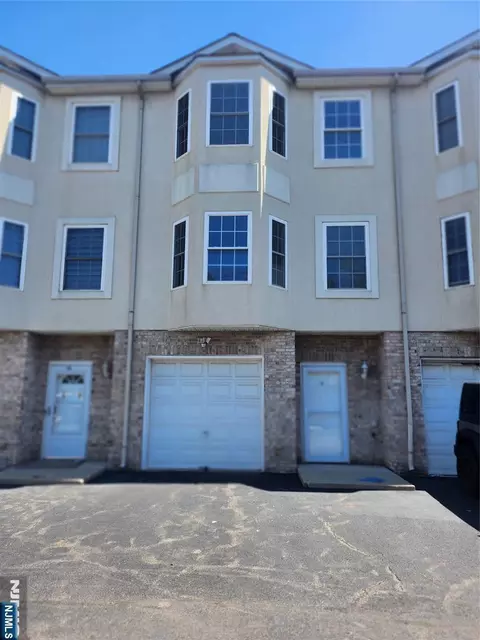 66 Terhune #14, Lodi, NJ 07644