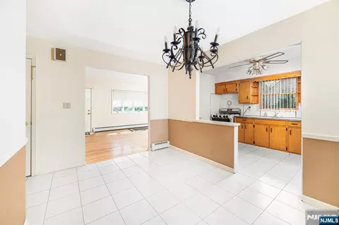 Dining - 225 Linden Rd, Wayne, NJ 07470 photo 3 of 4