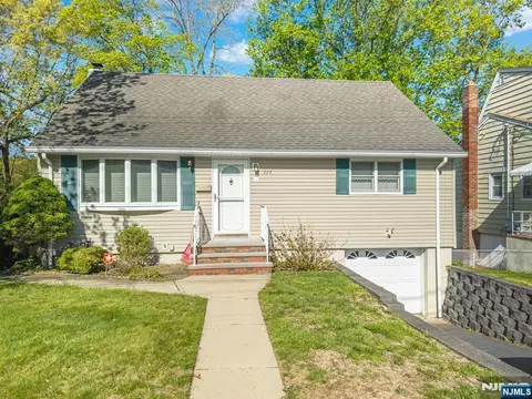 225 Linden Rd, Wayne, NJ 07470