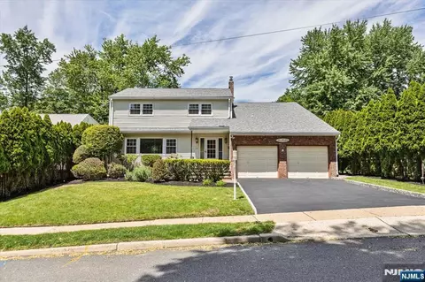 619 Cadmus Ct, Teaneck, NJ 07666