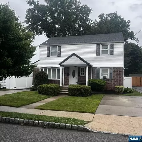 62 Reid Ave, Bergenfield, NJ 07621