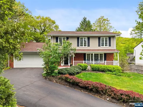 15 Lake Riconda Dr, Ringwood, NJ 07456