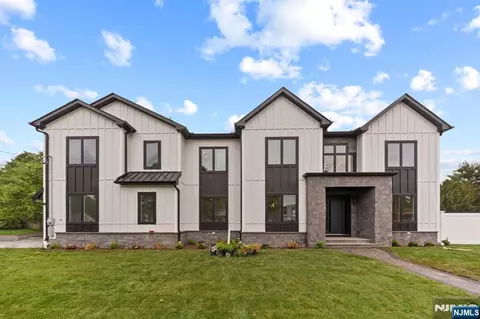 317 Edstan Way, Paramus, NJ 07652