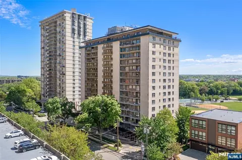 150 Overlook Ave #8D, Hackensack, NJ 07601