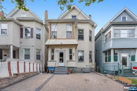 94 Summer St, Passaic, NJ 07055