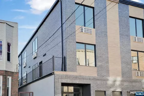 521 10th St #A1, Union City, NJ 07087