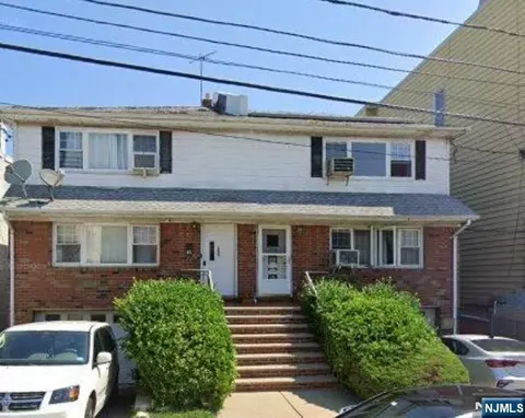 239 Riverview Pl, Cliffside Park, NJ 07010