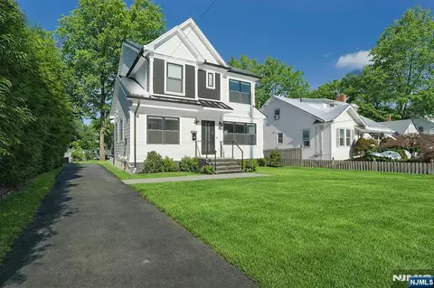 676 Ridgewood Rd, Oradell, NJ 07649