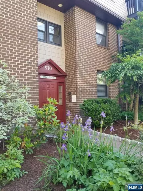 570 North Ave #F, Fort Lee, NJ 07024