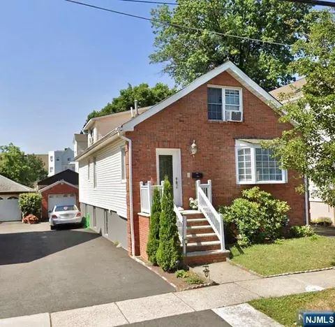 214 Columbus Pl, Cliffside Park, NJ 07010