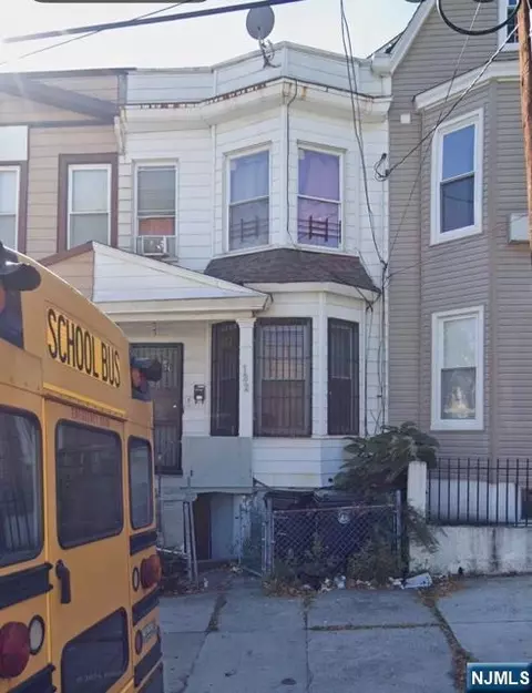 132 Chester Ave, Newark, NJ 07104