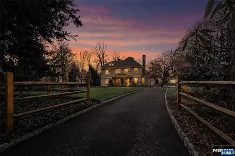 128 Westervelt Ave, Tenafly, NJ 07670