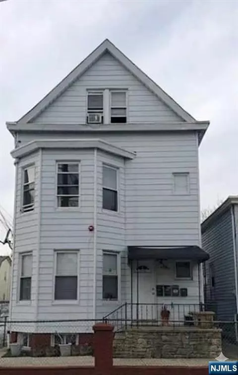 301 Burhans Ave, Haledon, NJ 07508