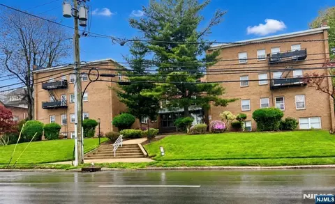 81 Grand Ave, Englewood, NJ 07631