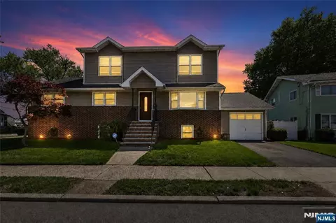 1 Veprek Ln, South Hackensack, NJ 07606