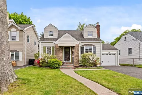 8 Huntting Dr, Dumont, NJ 07628