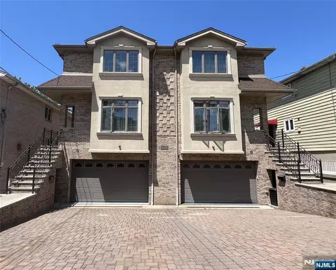 445 7th St #A, Palisades Park, NJ 07650