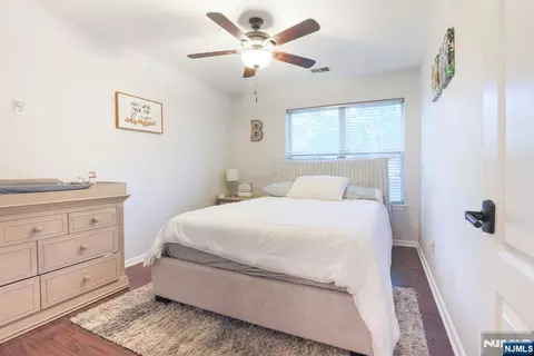 Bedroom - 8409 Brittany Dr, Wayne, NJ 07470 photo 4 of 7