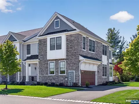 19 Woodmont Cir, River Vale, NJ 07675