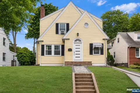 874 Elm Ave, River Edge, NJ 07661