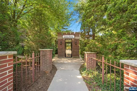 100 Palisade Ave #B31, Englewood, NJ 07631