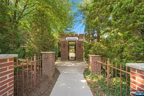 100 Palisade Ave #B31, Englewood, NJ 07631