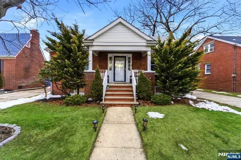 142 Liberty St, Fords, NJ 08863