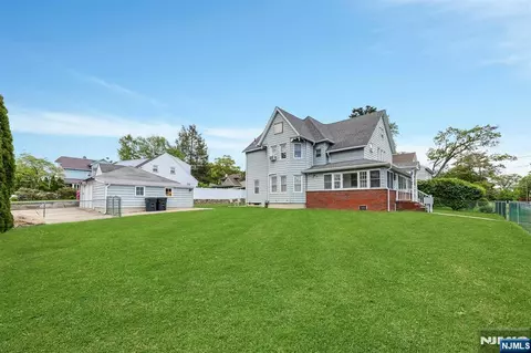 160 Clinton Ave, Hillsdale, NJ 07642