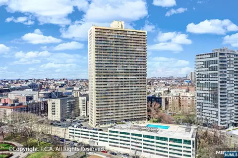 6040 Boulevard E #34J, West New York, NJ 07093
