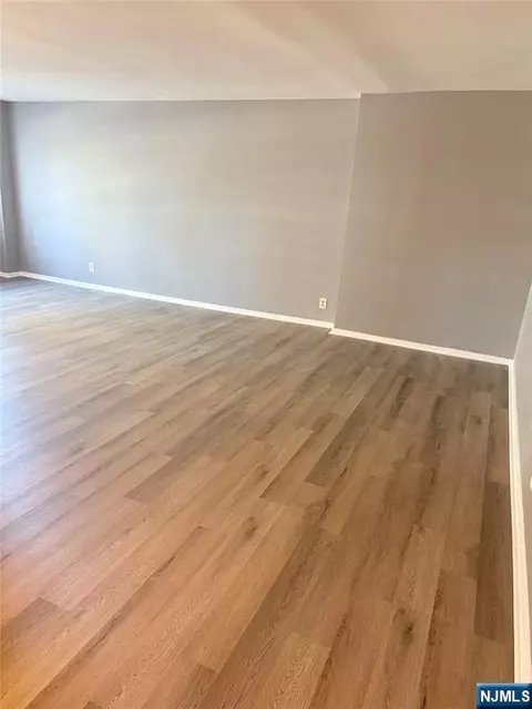 Living - 280 S Prospect Ave #3N, Hackensack, NJ 07601 photo 1 of 2